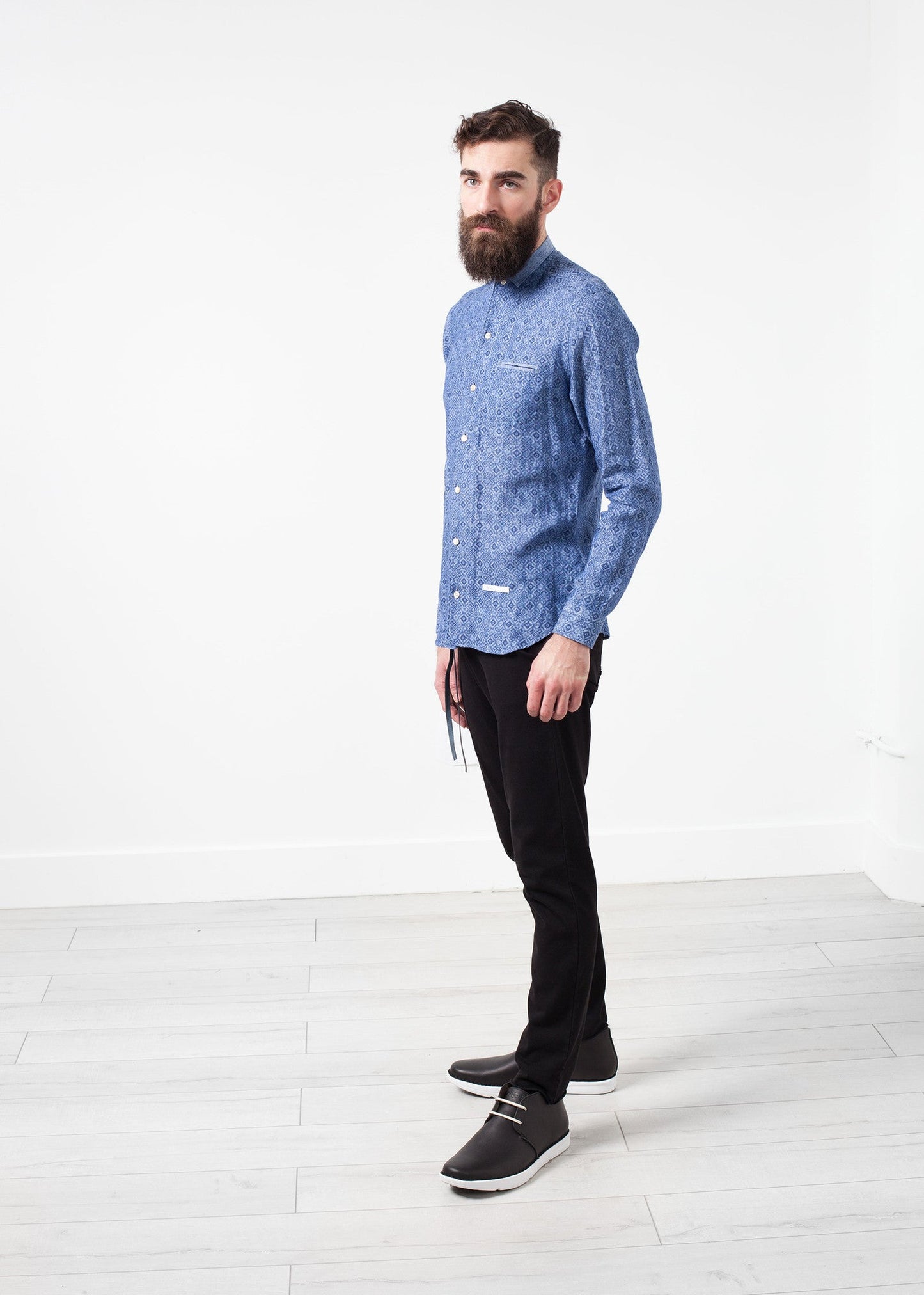 Linen Button Up in Blue Diamond